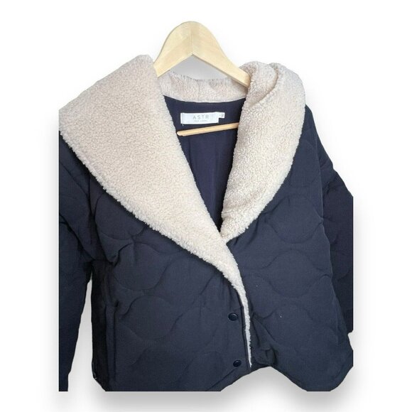 ASTR the label Women's Nadine Jacket Large, Navy NWOT - Picture 5 of 7